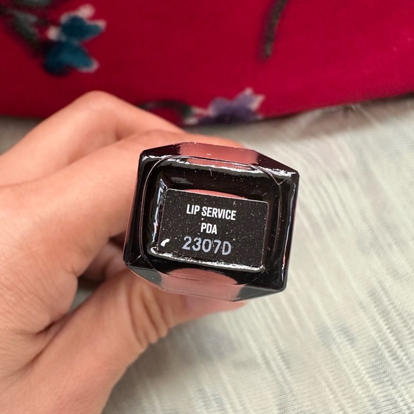 LIP SERVICE LIP GLOSS HI-SHINE LIP COLOR - PDA - Picture 4 of 7